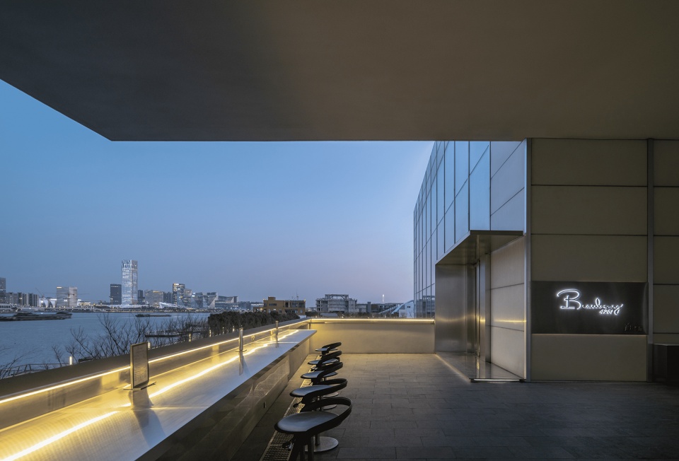 郑州餐厅设计公司西岸美术馆餐厅装修案例(图3) 郑州餐厅设计公司西岸美术馆餐厅装修案例(图3)