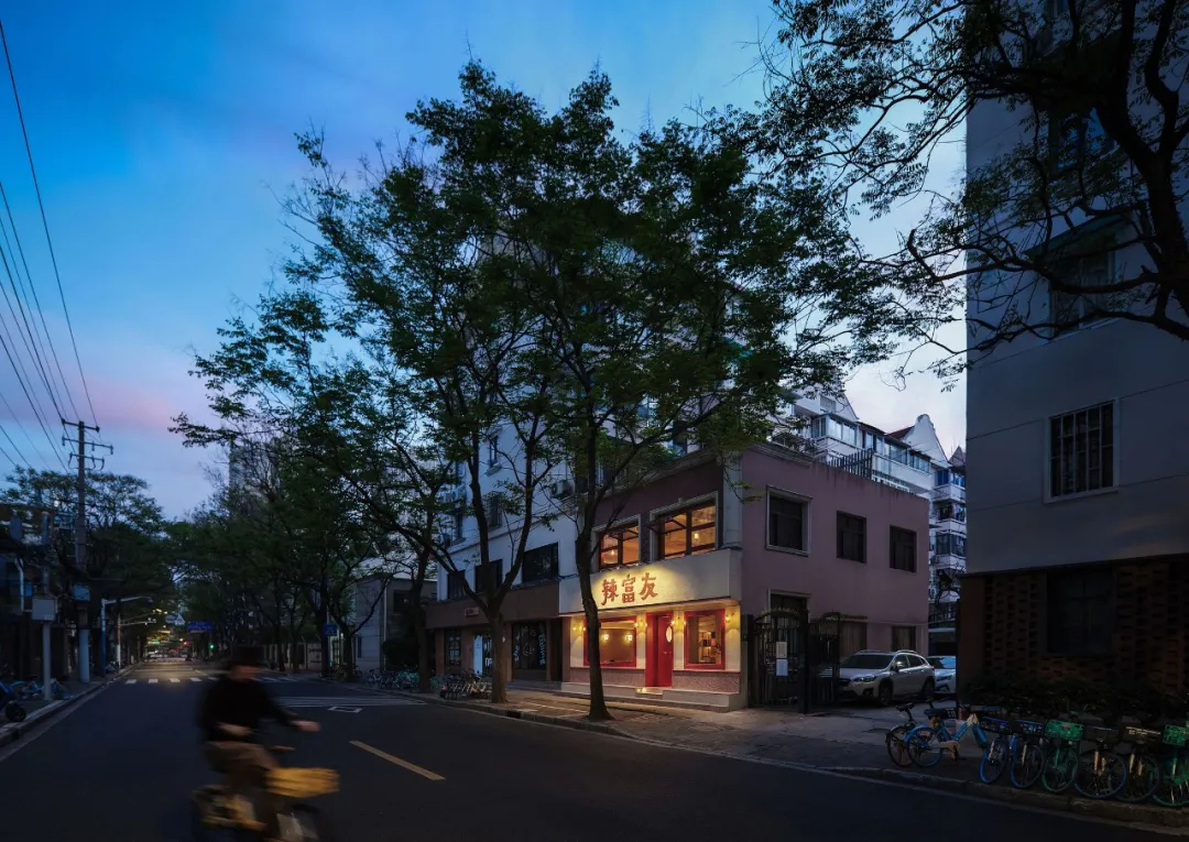 郑州金博大推荐辣富友川菜馆社区店装修设计案例(图2) 郑州金博大推荐辣富友川菜馆社区店装修设计案例(图2)